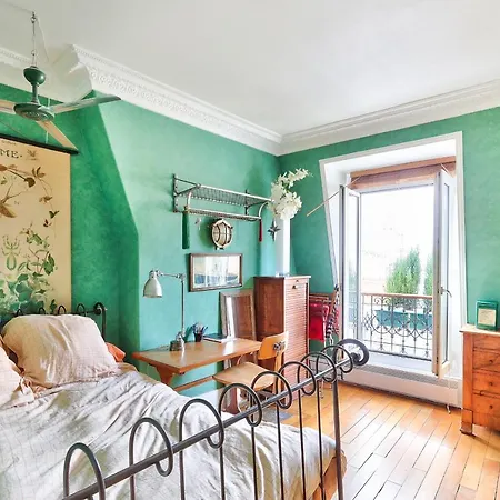 ** For 2 In ** * Paris